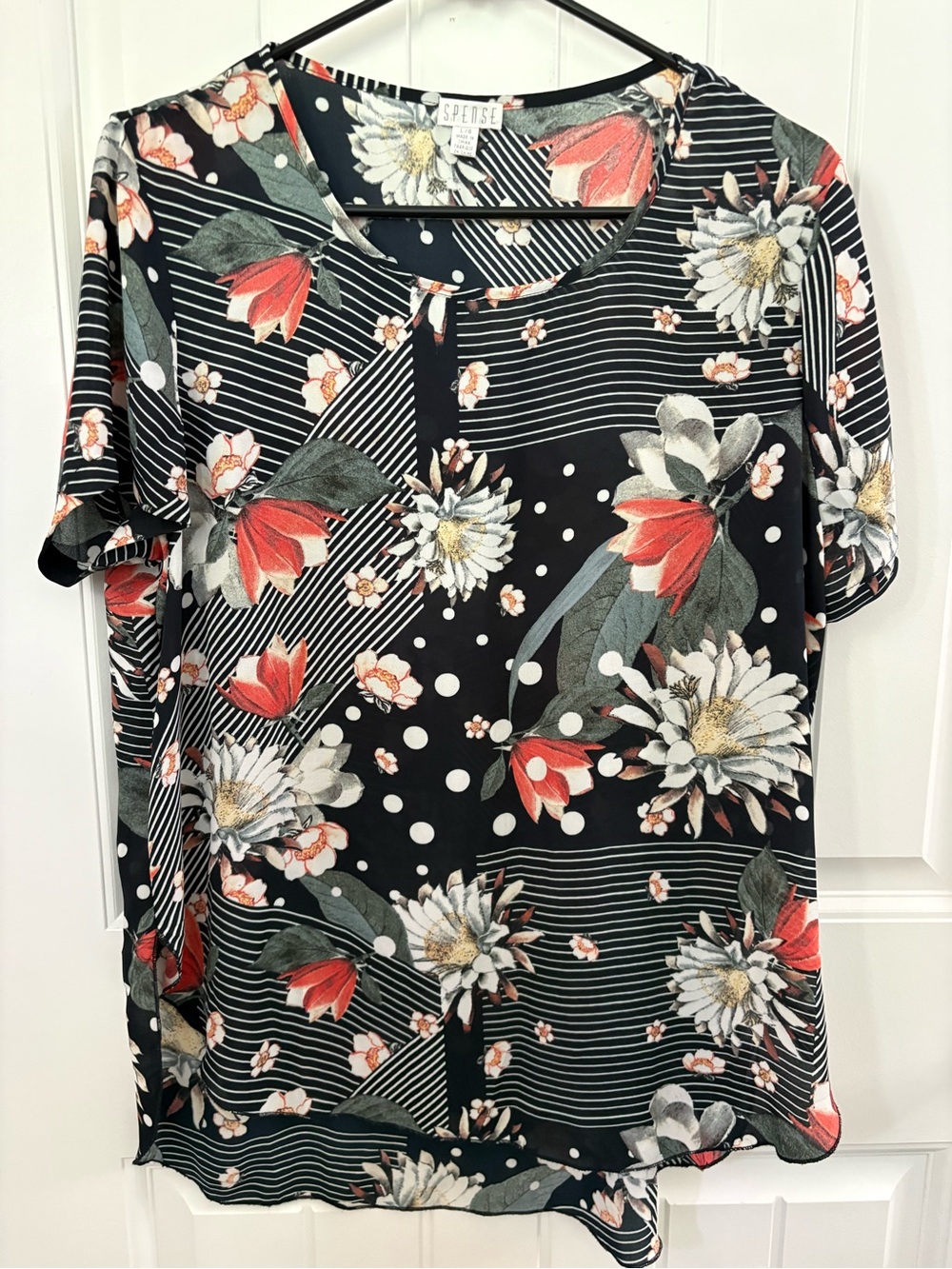 Spense Black Mixed Print Short-Sleeve Sheer Women's Top. Size Large.